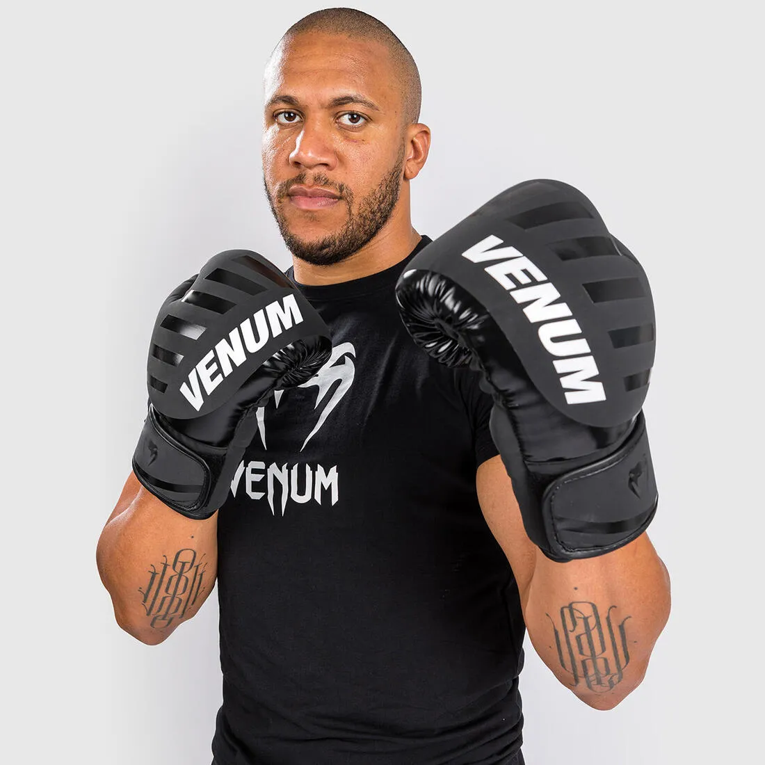 Boxing Gloves Challenger - Black